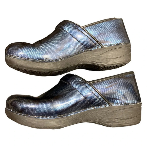 DANSKO XP 2.0 Denim Patent Leather Nursing Clogs Size 39 US Size 9 - Picture 1 of 9